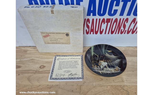 LOT 589 ORNAMNETAL PLATE RISING MALLARD PAPER WORK INC PLATE NUMBER 3939A