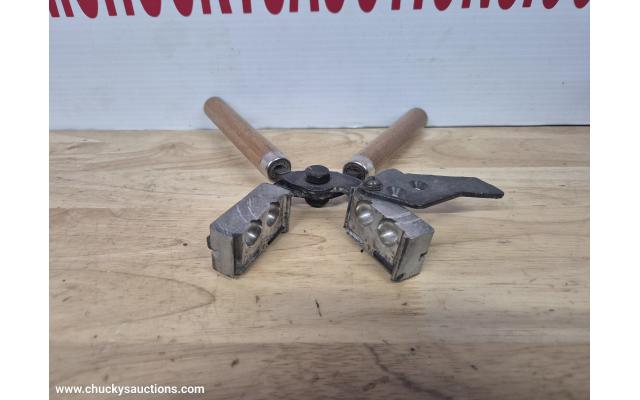 LOT 658 54 CAL BALL MOULD