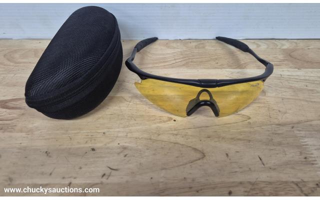 LOT 686 SHOOTING GLASSES CASED YELLOW