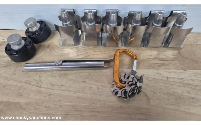LOT 891 RUGER GP100 SPEED LOADERS MOON CLIPS ETC