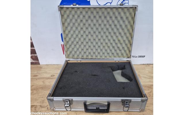 LOT 897 PISTOL BREIF CASE