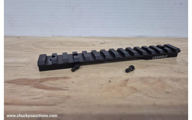 LOT 933 LEUPOLD RUGER AMERICAN RAIL