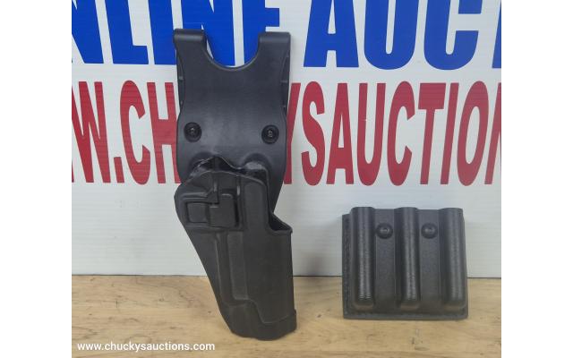 LOT 1092 1911 HOLSTER AND MAG HOLDER